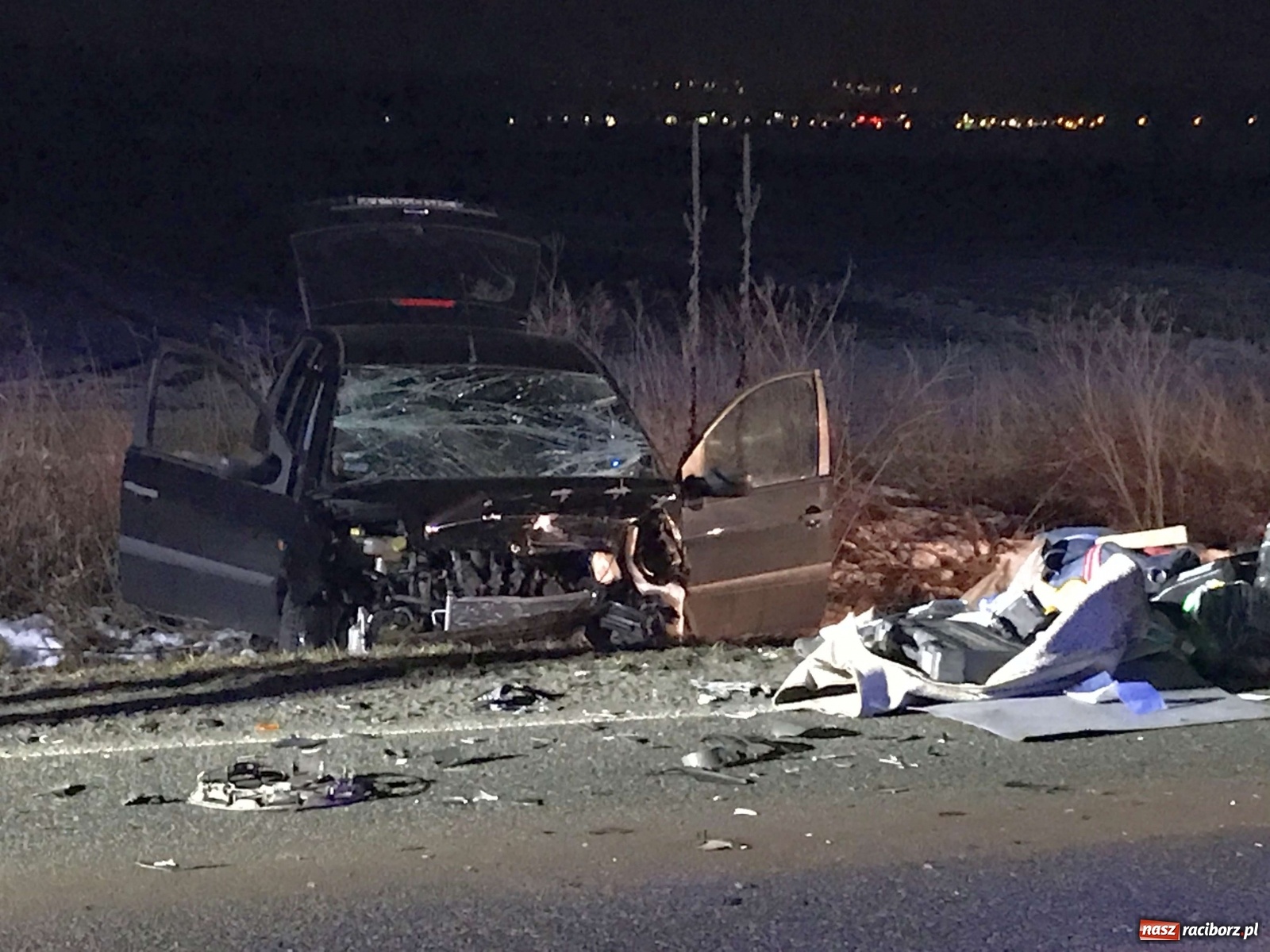 Zdjęcie w galerii na portalu naszraciborz.pl: Czołowe zderzenie na Gliwickiej. Cztery kolizje na trasie do Pietrowic Wlk. [FOTO] wiadomości z regionu