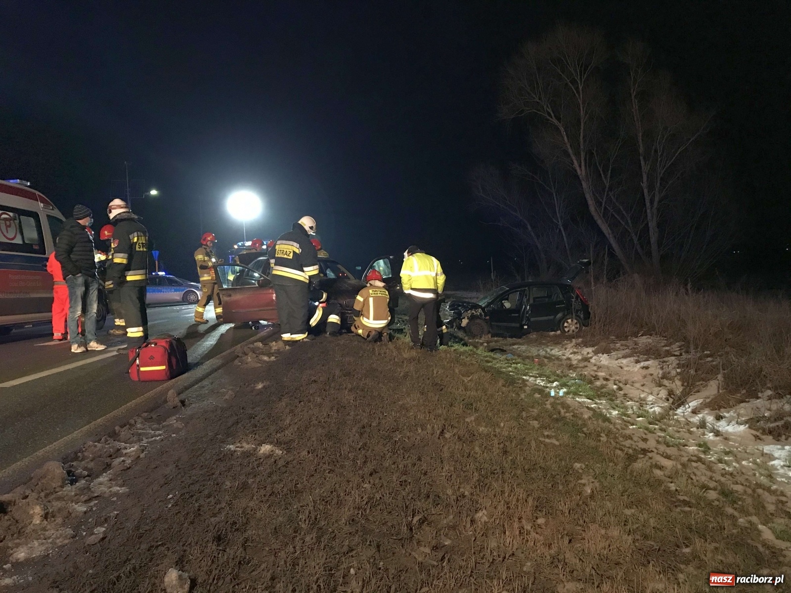 Zdjęcie w galerii na portalu naszraciborz.pl: Czołowe zderzenie na Gliwickiej. Cztery kolizje na trasie do Pietrowic Wlk. [FOTO] wiadomości z regionu