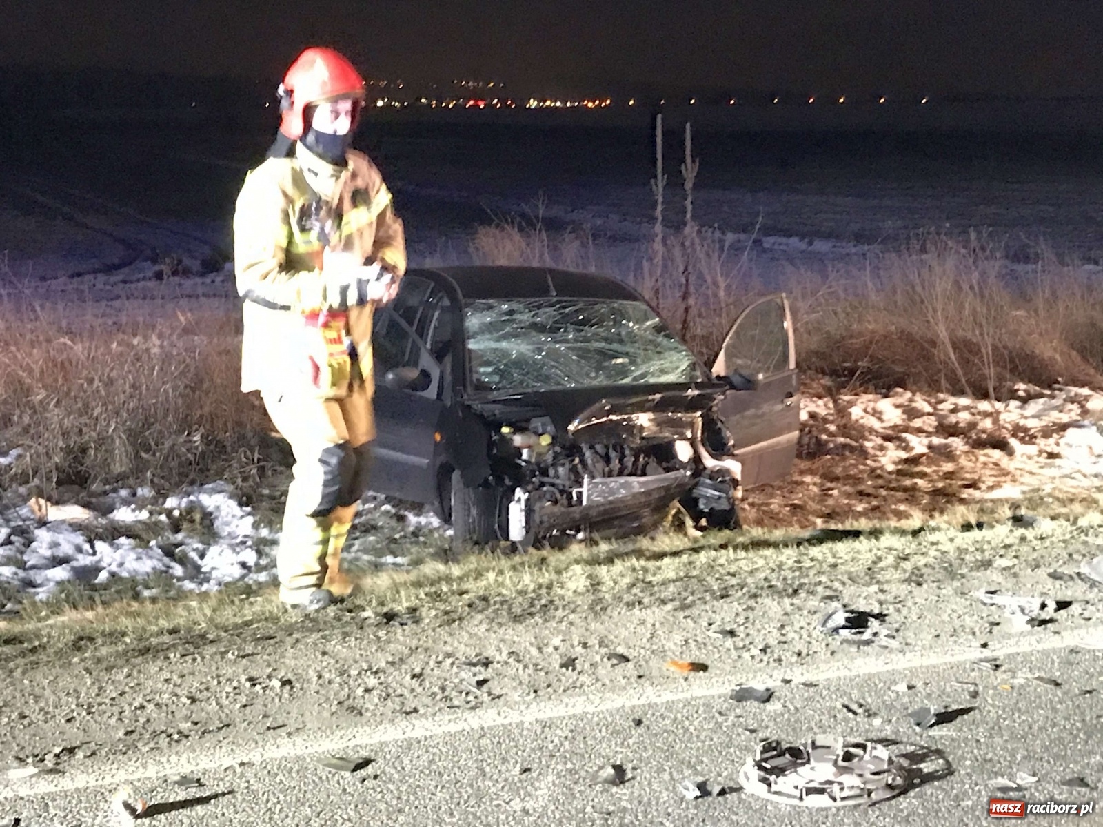 Zdjęcie w galerii na portalu naszraciborz.pl: Czołowe zderzenie na Gliwickiej. Cztery kolizje na trasie do Pietrowic Wlk. [FOTO] wiadomości z regionu