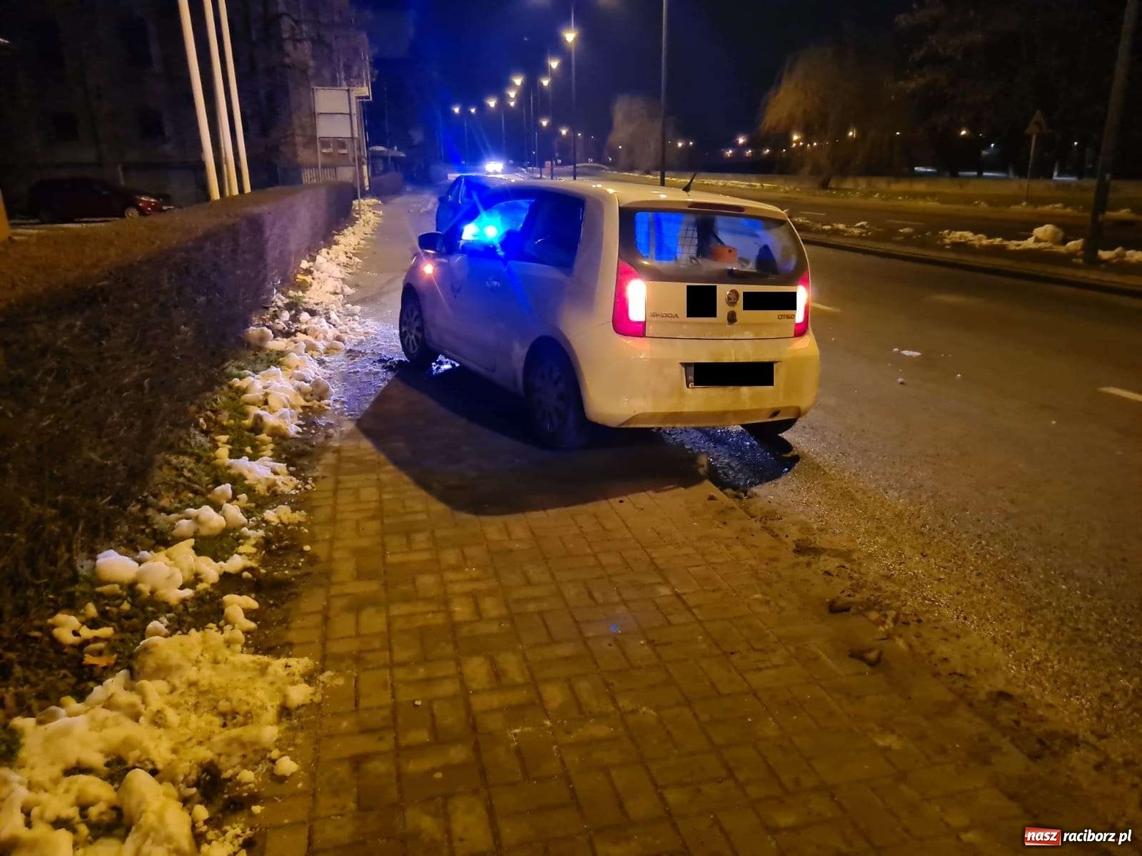 Zdjęcie w galerii na portalu naszraciborz.pl: Czołowe zderzenie na Gliwickiej. Cztery kolizje na trasie do Pietrowic Wlk. [FOTO] wiadomości z regionu