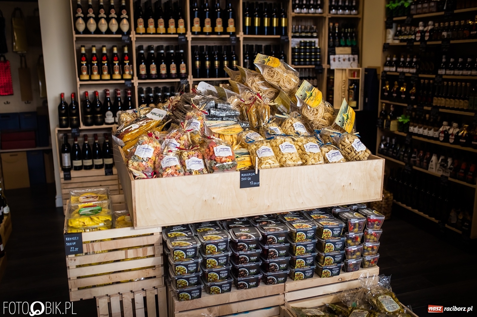 Zdjęcie w galerii na portalu naszraciborz.pl: Nowe włoskie smakołyki na półkach delikatesów Antonio Cadau [FOTO i WIDEO] wiadomości z regionu