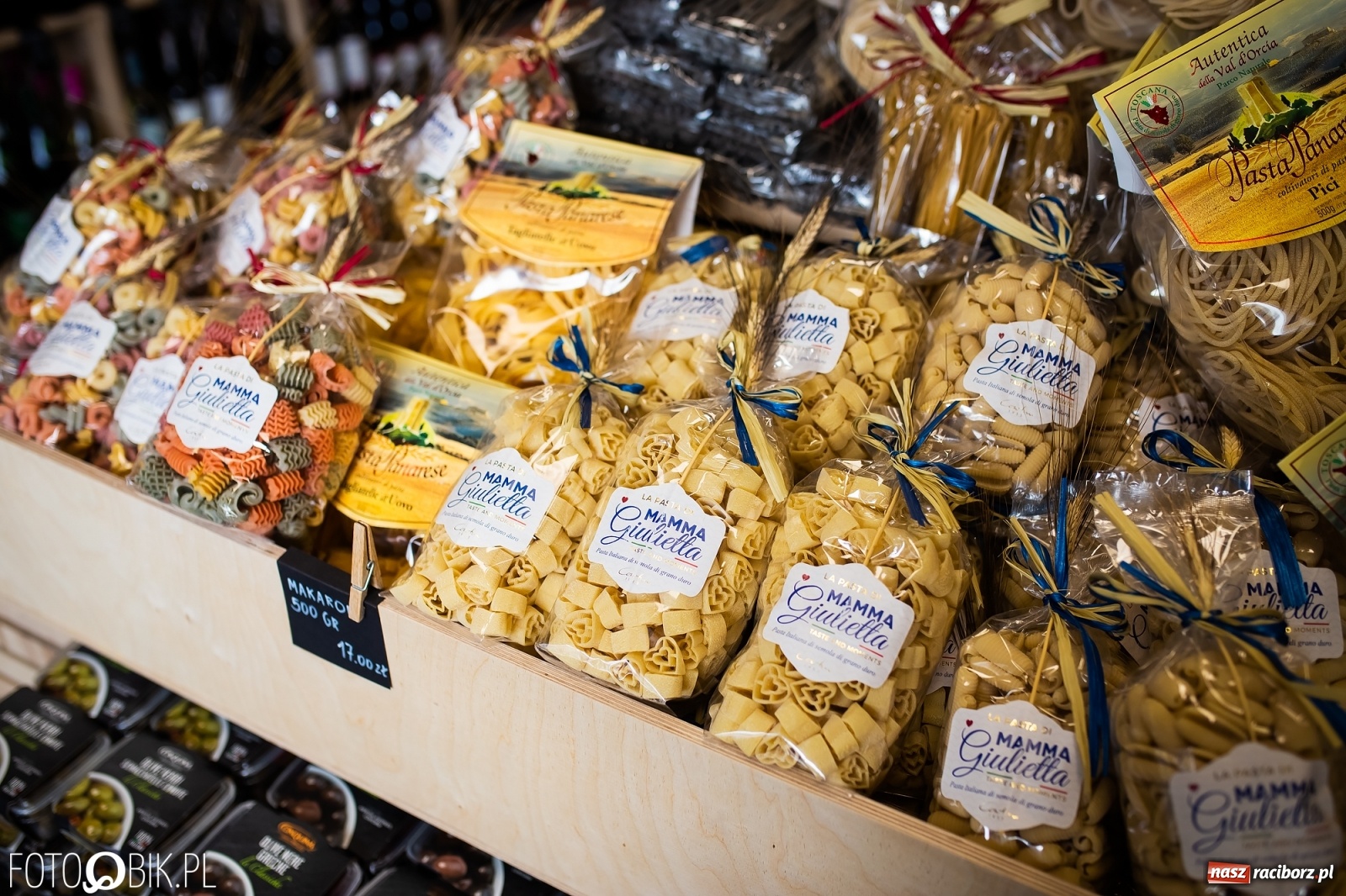 Zdjęcie w galerii na portalu naszraciborz.pl: Nowe włoskie smakołyki na półkach delikatesów Antonio Cadau [FOTO i WIDEO] wiadomości z regionu