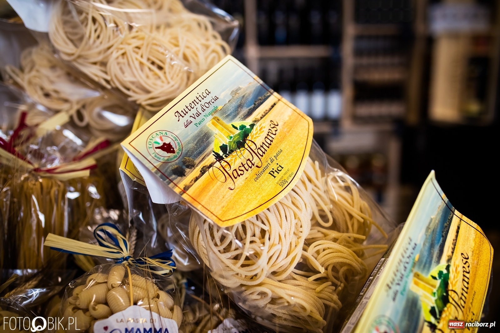 Zdjęcie w galerii na portalu naszraciborz.pl: Nowe włoskie smakołyki na półkach delikatesów Antonio Cadau [FOTO i WIDEO] wiadomości z regionu