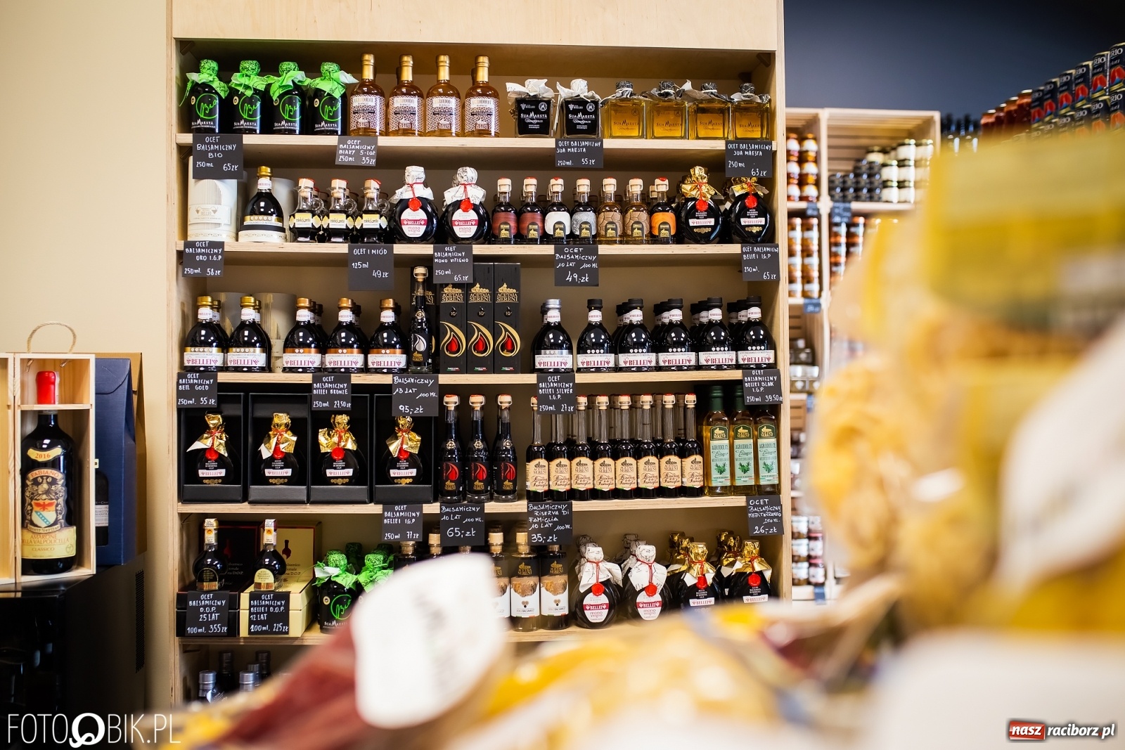 Zdjęcie w galerii na portalu naszraciborz.pl: Nowe włoskie smakołyki na półkach delikatesów Antonio Cadau [FOTO i WIDEO] wiadomości z regionu