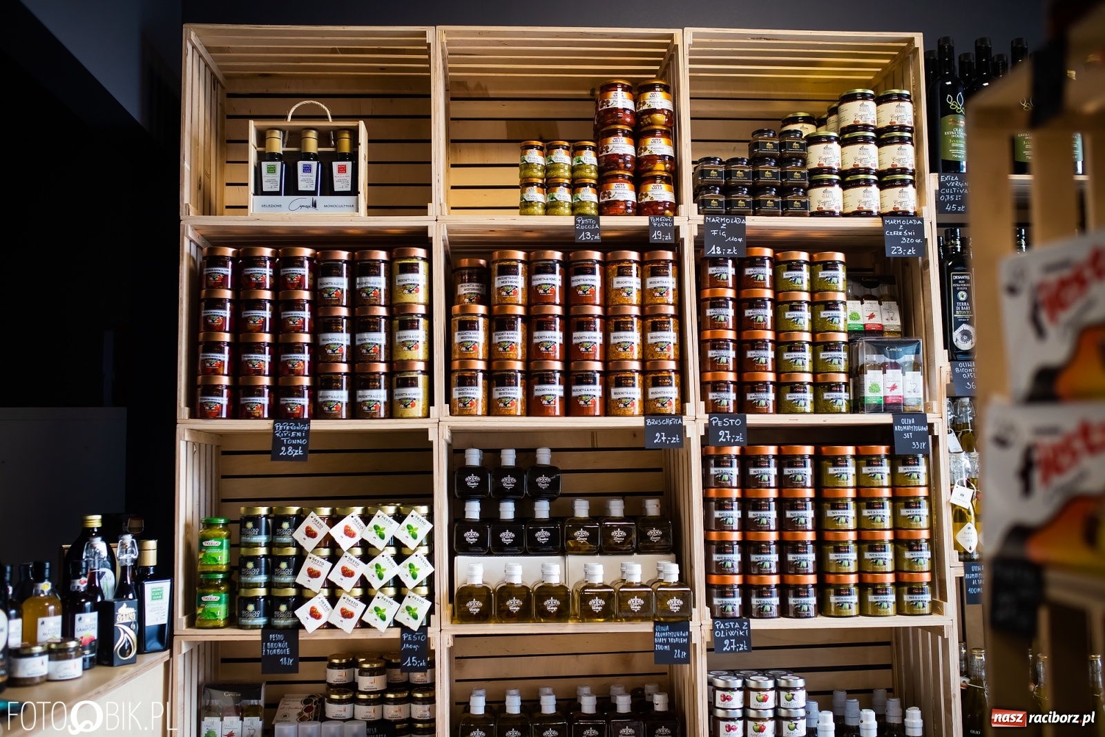 Zdjęcie w galerii na portalu naszraciborz.pl: Nowe włoskie smakołyki na półkach delikatesów Antonio Cadau [FOTO i WIDEO] wiadomości z regionu