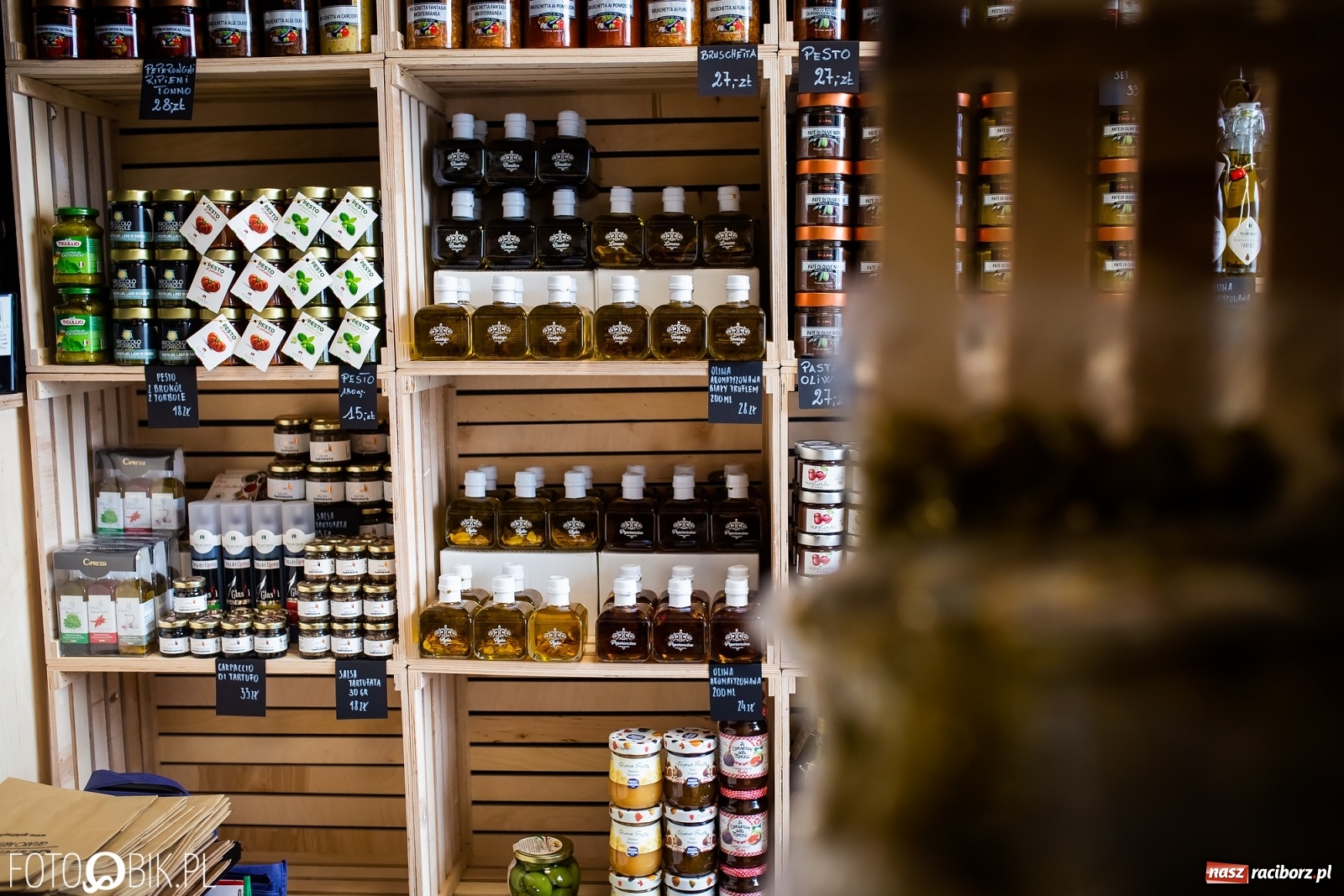 Zdjęcie w galerii na portalu naszraciborz.pl: Nowe włoskie smakołyki na półkach delikatesów Antonio Cadau [FOTO i WIDEO] wiadomości z regionu