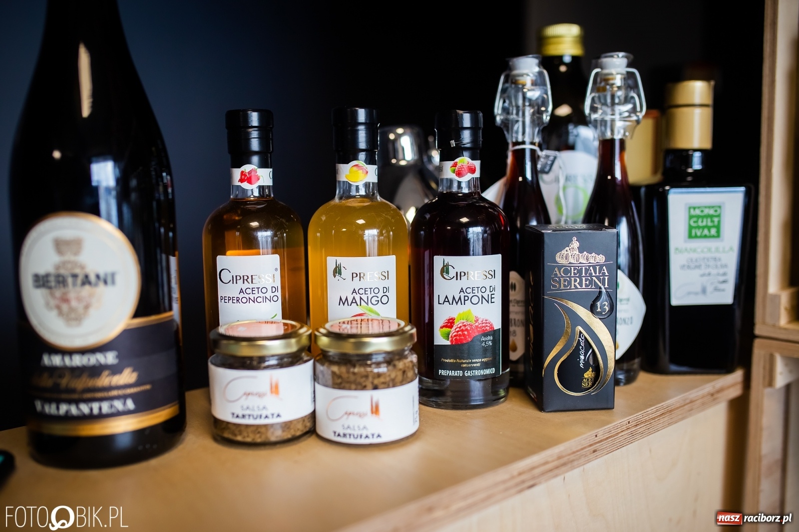 Zdjęcie w galerii na portalu naszraciborz.pl: Nowe włoskie smakołyki na półkach delikatesów Antonio Cadau [FOTO i WIDEO] wiadomości z regionu