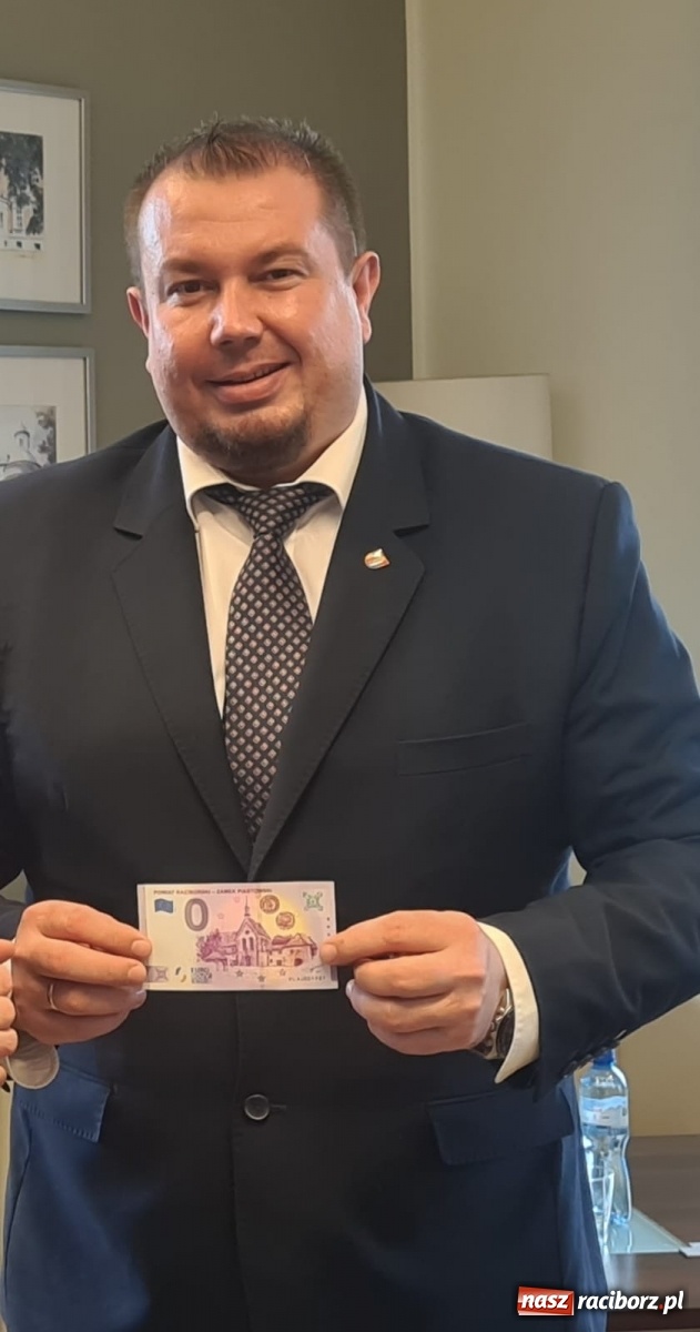 Zdjęcie w galerii na portalu naszraciborz.pl: 0 Euro z raciborskim zamkiem błyskawicznie znalazło nabywców wiadomości z regionu