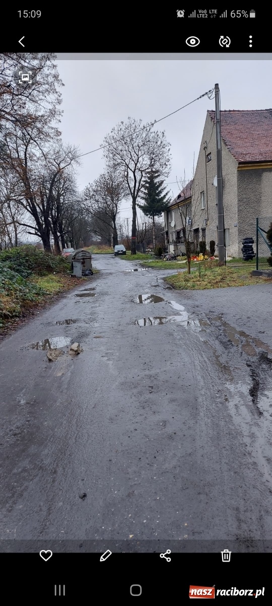 Zdjęcie w galerii na portalu naszraciborz.pl: Katastrofalny stan drogi na Dębiczu. Co na to urząd? wiadomości z regionu
