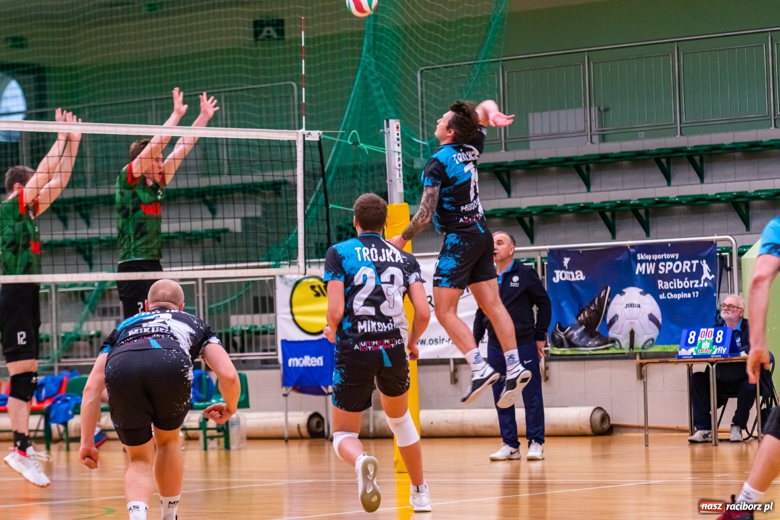 Zdjęcie w galerii na portalu naszraciborz.pl: Siatkówka. Mikołów obdarł Rafako ze złudzeń [FOTO] wiadomości z regionu