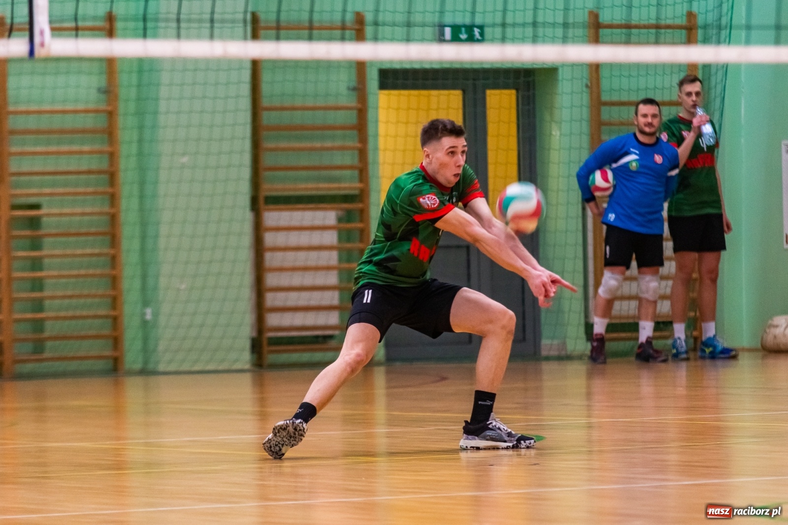 Zdjęcie w galerii na portalu naszraciborz.pl: Siatkówka. Mikołów obdarł Rafako ze złudzeń [FOTO] wiadomości z regionu