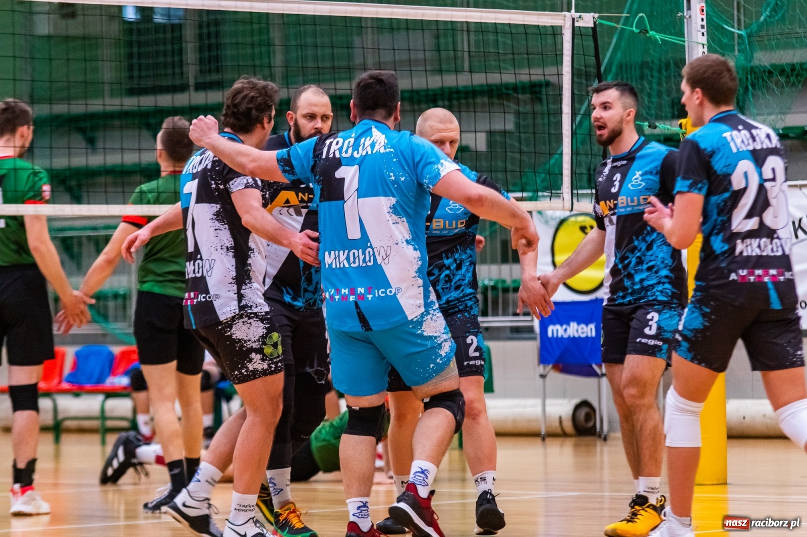 Zdjęcie w galerii na portalu naszraciborz.pl: Siatkówka. Mikołów obdarł Rafako ze złudzeń [FOTO] wiadomości z regionu
