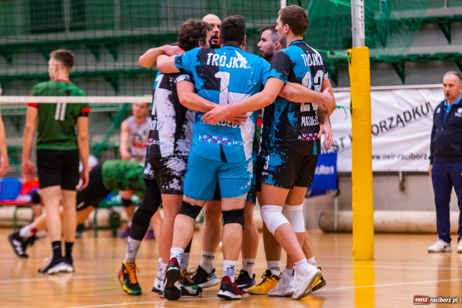 Zdjęcie w galerii na portalu naszraciborz.pl: Siatkówka. Mikołów obdarł Rafako ze złudzeń [FOTO] wiadomości z regionu