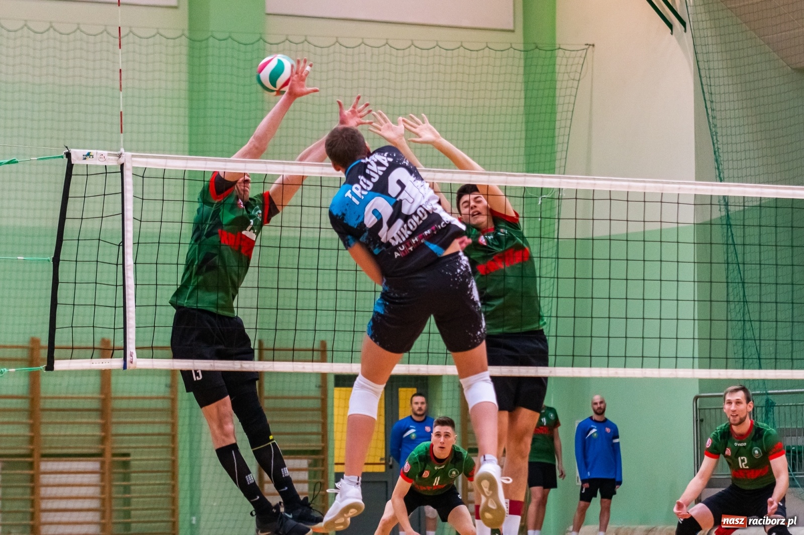 Zdjęcie w galerii na portalu naszraciborz.pl: Siatkówka. Mikołów obdarł Rafako ze złudzeń [FOTO] wiadomości z regionu