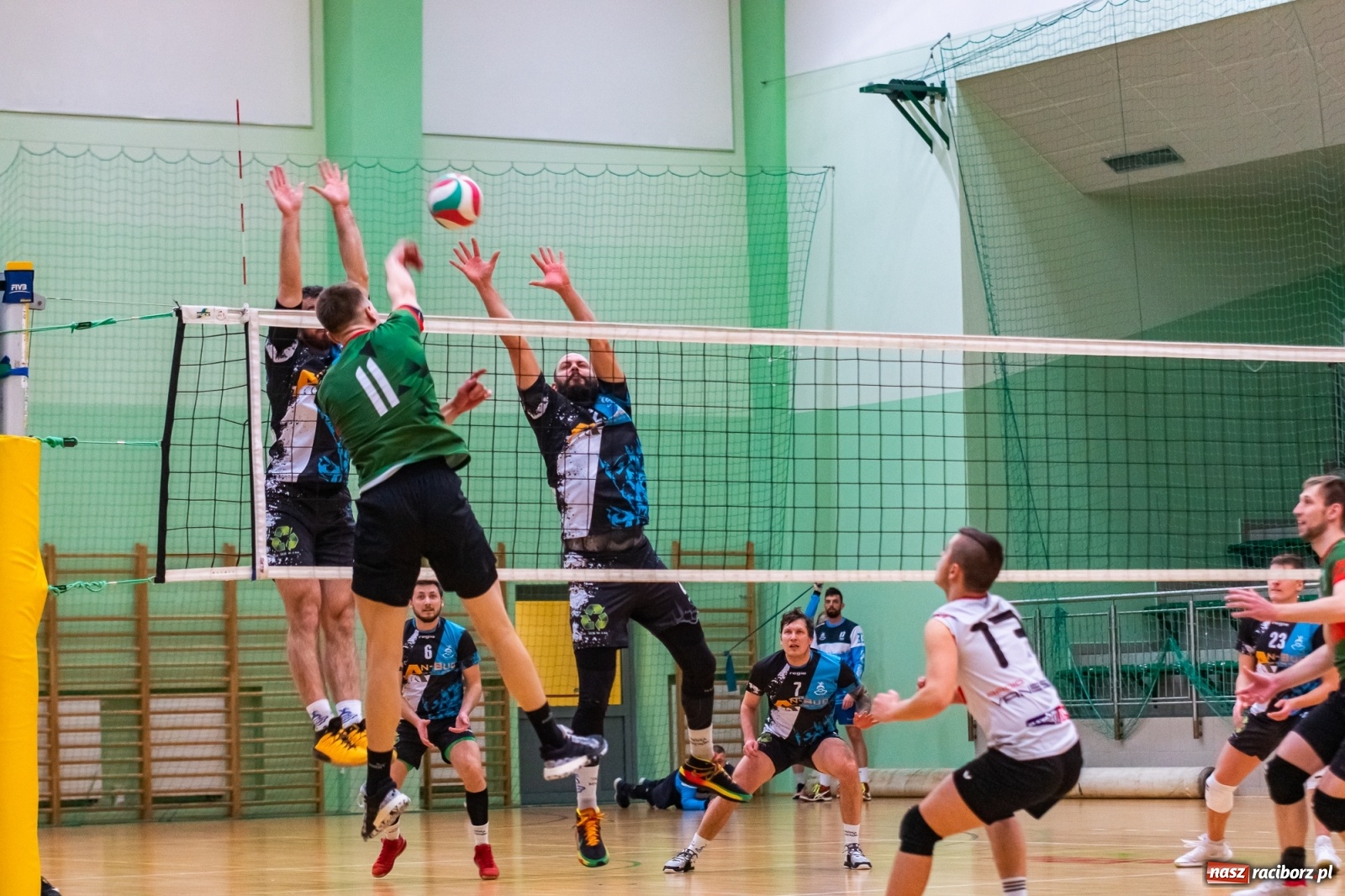 Zdjęcie w galerii na portalu naszraciborz.pl: Siatkówka. Mikołów obdarł Rafako ze złudzeń [FOTO] wiadomości z regionu