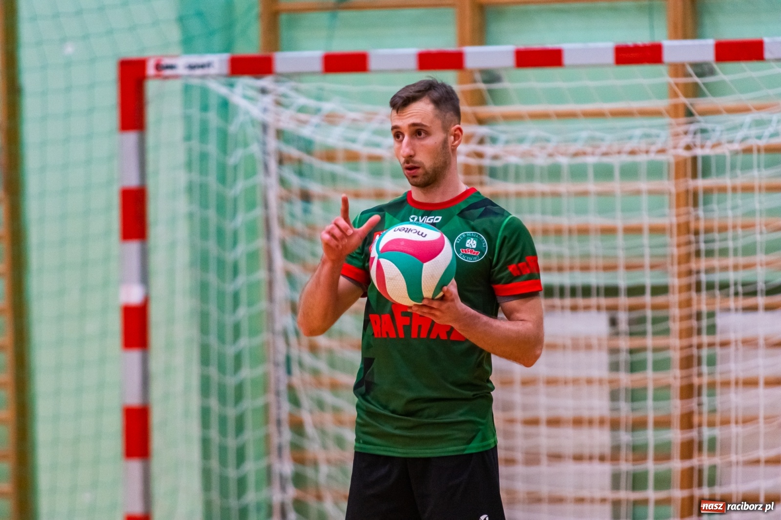 Zdjęcie w galerii na portalu naszraciborz.pl: Siatkówka. Mikołów obdarł Rafako ze złudzeń [FOTO] wiadomości z regionu