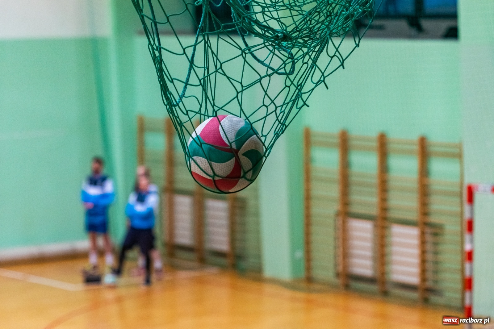 Zdjęcie w galerii na portalu naszraciborz.pl: Siatkówka. Mikołów obdarł Rafako ze złudzeń [FOTO] wiadomości z regionu