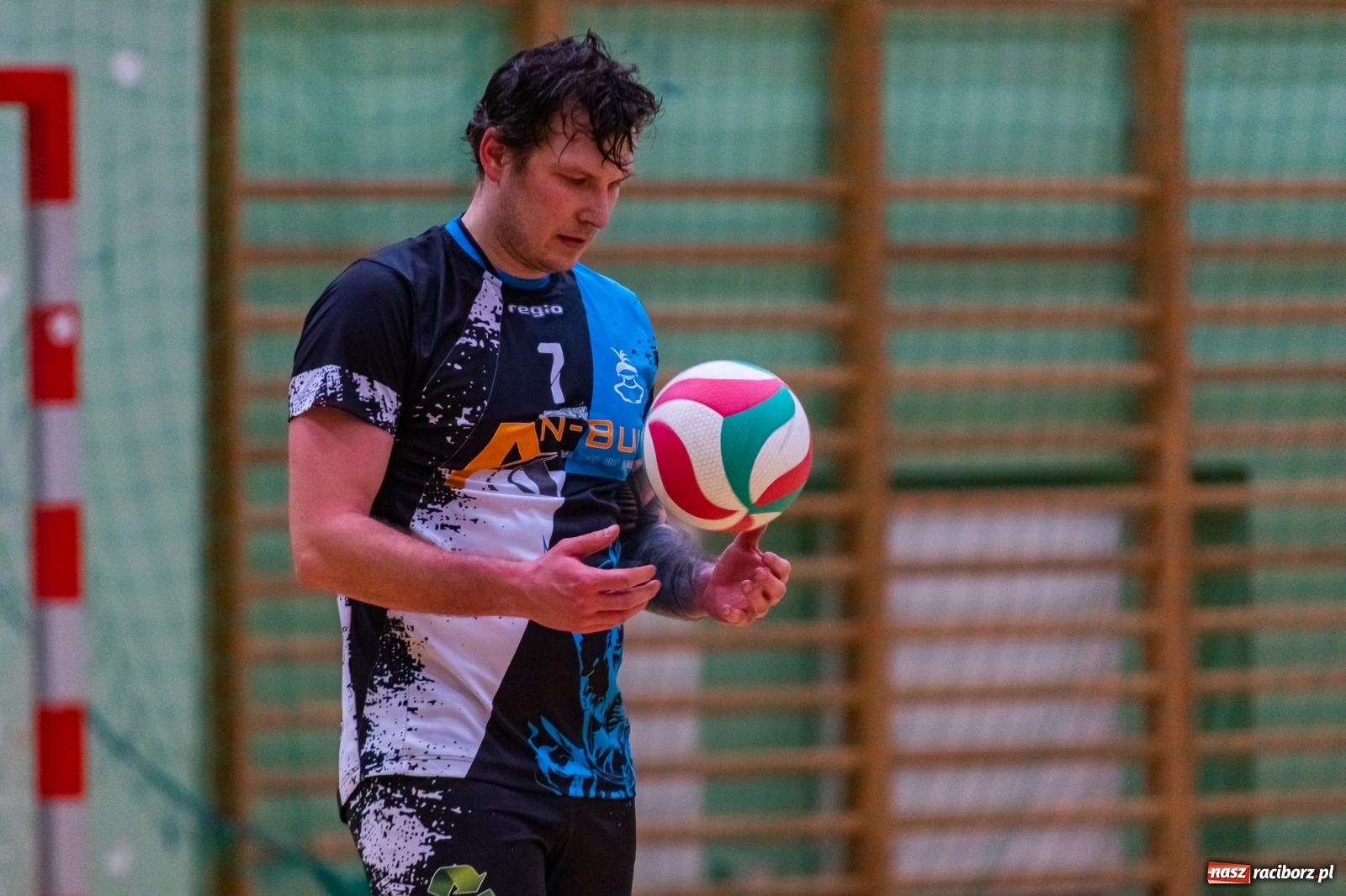 Zdjęcie w galerii na portalu naszraciborz.pl: Siatkówka. Mikołów obdarł Rafako ze złudzeń [FOTO] wiadomości z regionu