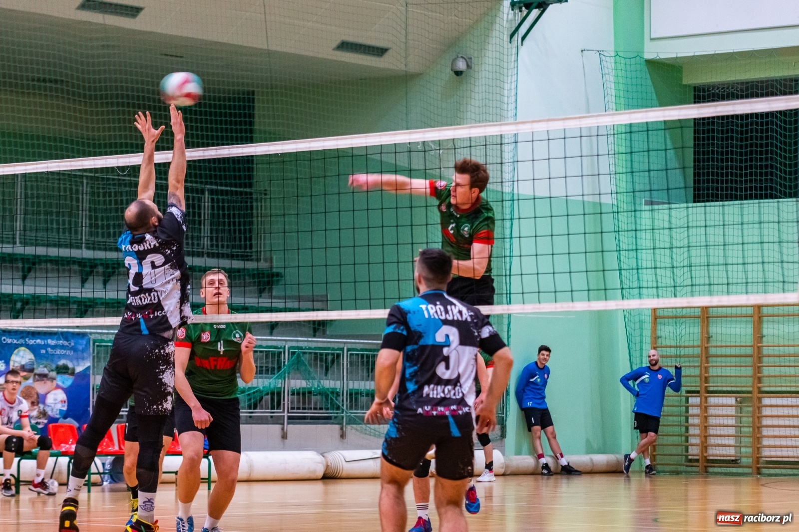 Zdjęcie w galerii na portalu naszraciborz.pl: Siatkówka. Mikołów obdarł Rafako ze złudzeń [FOTO] wiadomości z regionu