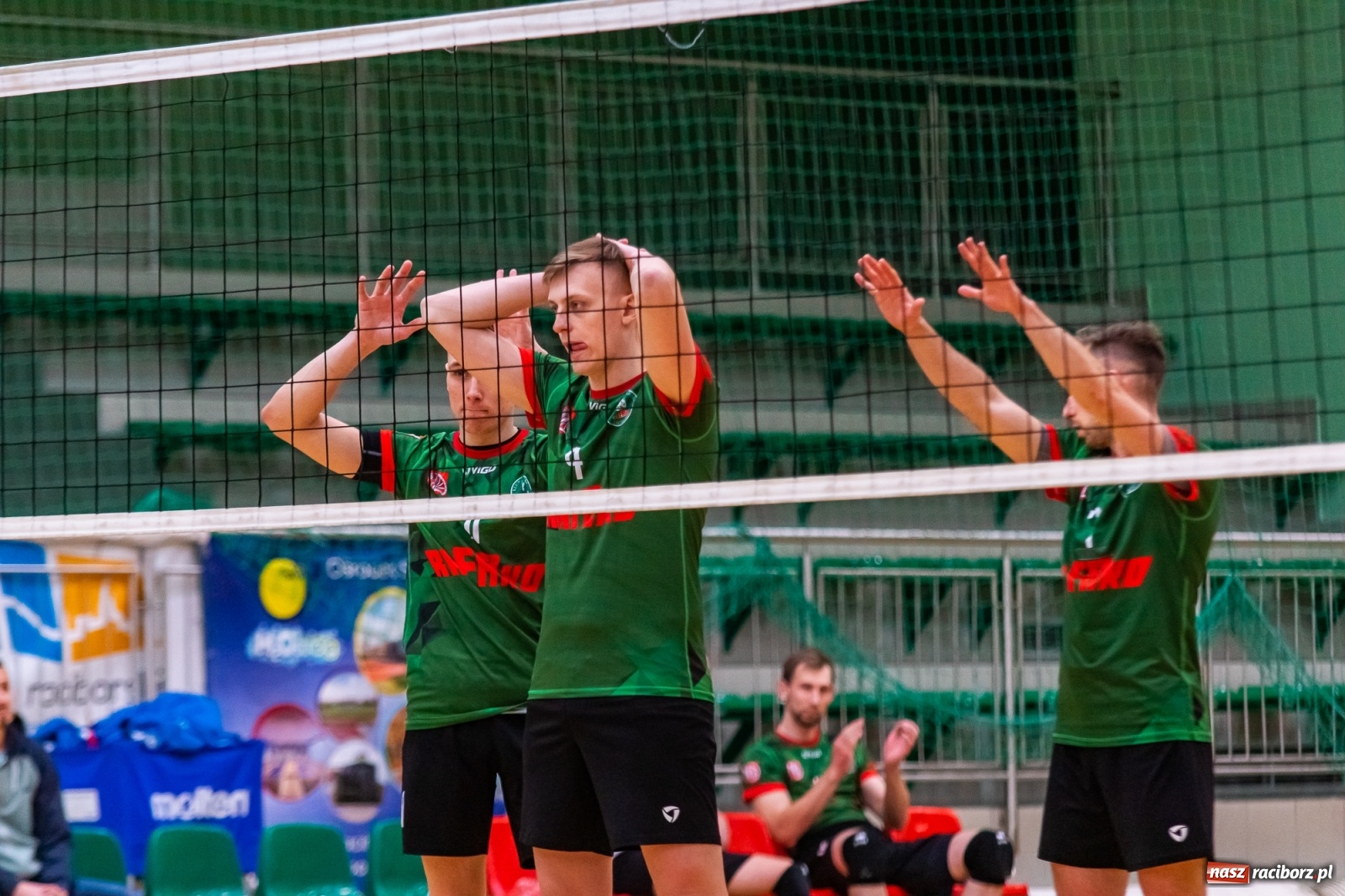 Zdjęcie w galerii na portalu naszraciborz.pl: Siatkówka. Mikołów obdarł Rafako ze złudzeń [FOTO] wiadomości z regionu