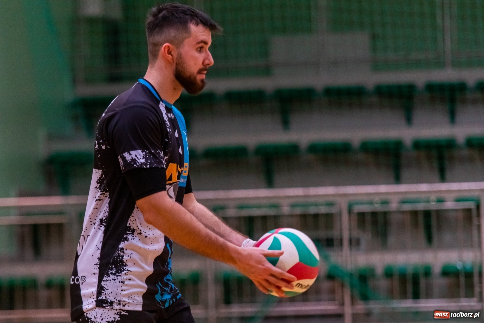 Zdjęcie w galerii na portalu naszraciborz.pl: Siatkówka. Mikołów obdarł Rafako ze złudzeń [FOTO] wiadomości z regionu