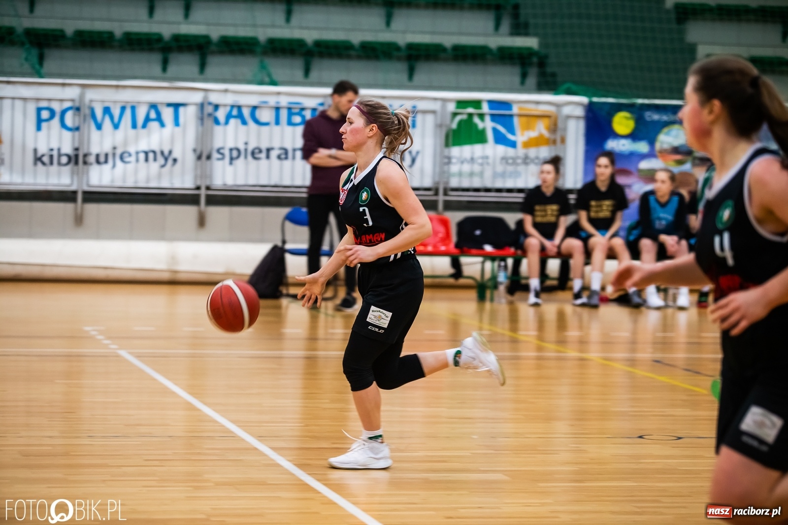 Zdjęcie w galerii na portalu naszraciborz.pl: Koszykówka. Weekend RKK AZS ze zmiennym szczęściem [FOTO] wiadomości z regionu
