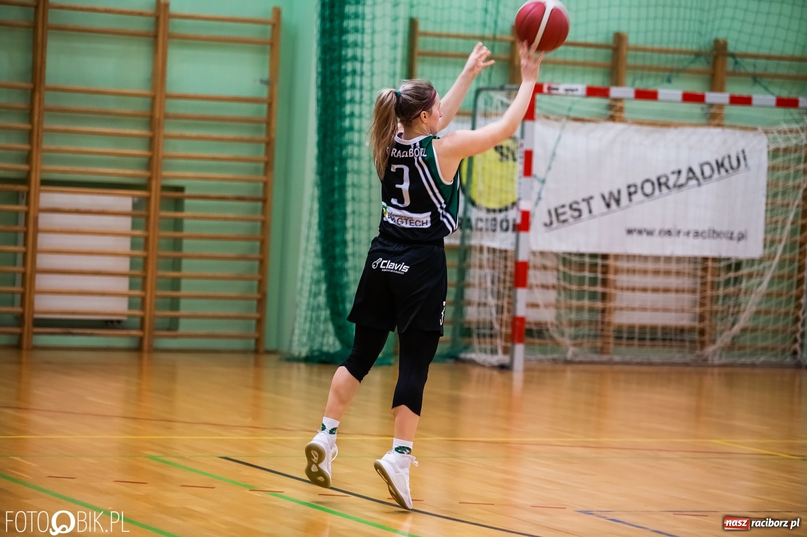 Zdjęcie w galerii na portalu naszraciborz.pl: Koszykówka. Weekend RKK AZS ze zmiennym szczęściem [FOTO] wiadomości z regionu