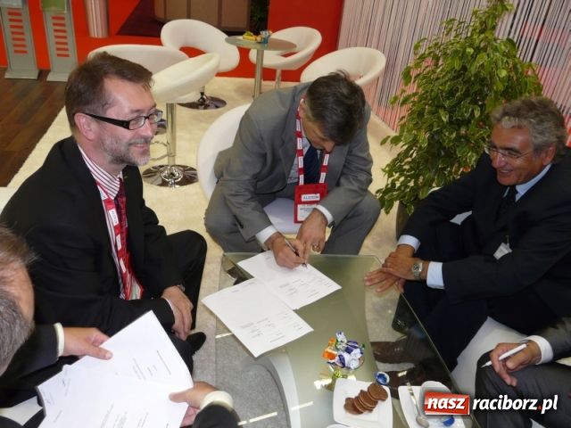 Zdjęcie w galerii na portalu naszraciborz.pl: POWER-GEN 2010 skupione na Polsce wiadomości z regionu