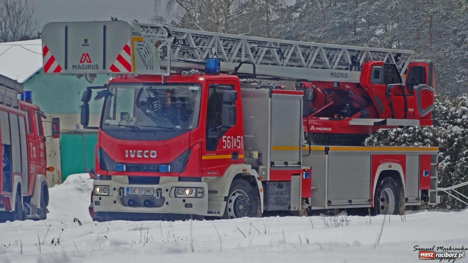 Zdjęcie w galerii na portalu naszraciborz.pl: Dym nad Rudami. Pożar na farmie drobiu wiadomości z regionu