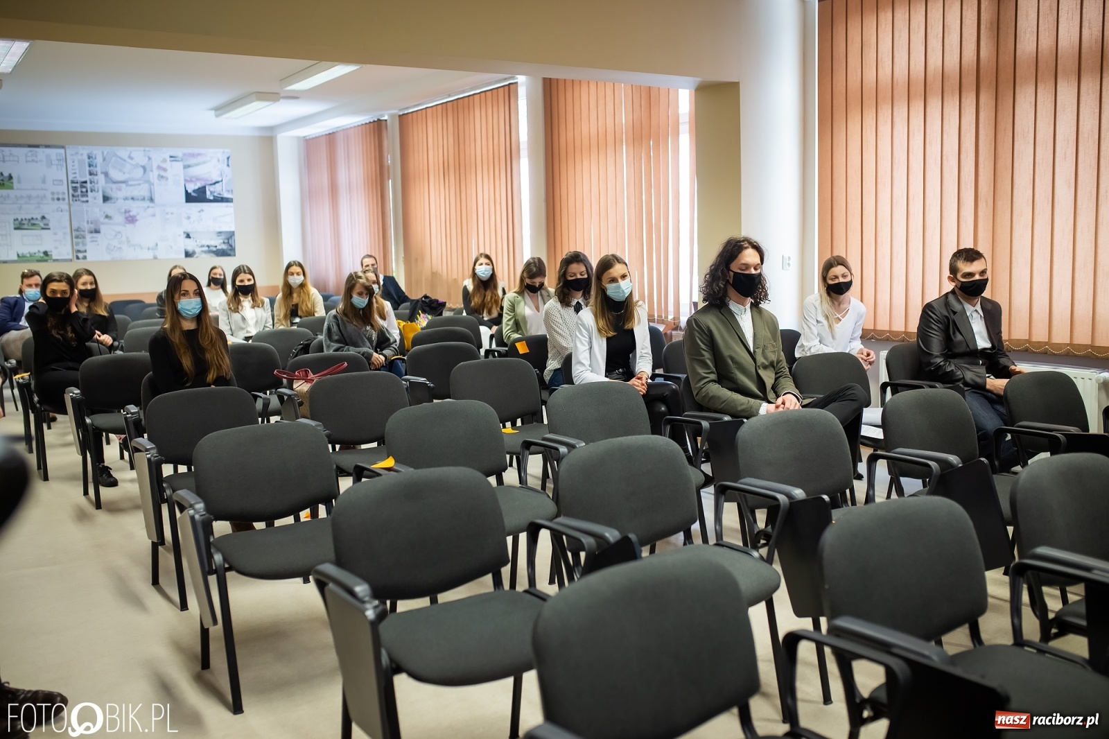 Zdjęcie w galerii na portalu naszraciborz.pl: Tak studenci raciborskiej PWSZ widzą w przyszłości wodzisławski rynek wiadomości z regionu