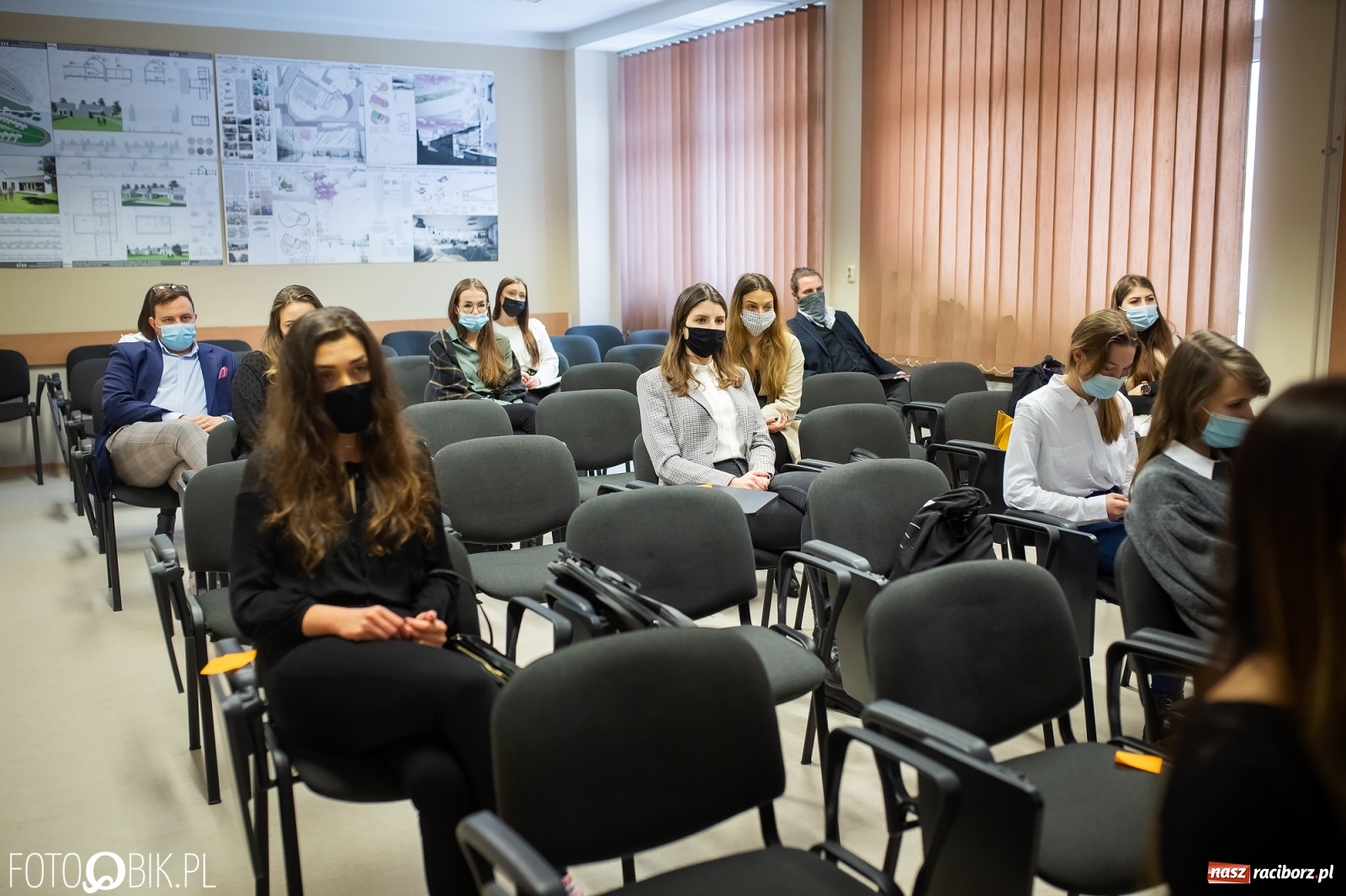 Zdjęcie w galerii na portalu naszraciborz.pl: Tak studenci raciborskiej PWSZ widzą w przyszłości wodzisławski rynek wiadomości z regionu
