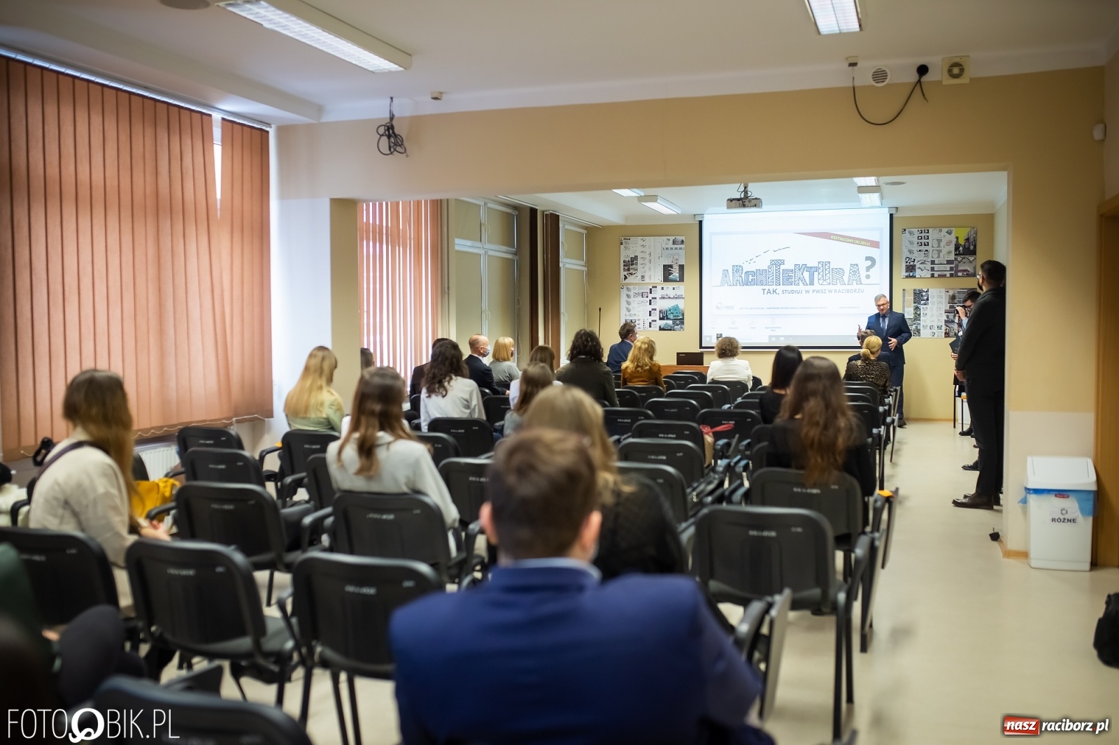 Zdjęcie w galerii na portalu naszraciborz.pl: Tak studenci raciborskiej PWSZ widzą w przyszłości wodzisławski rynek wiadomości z regionu