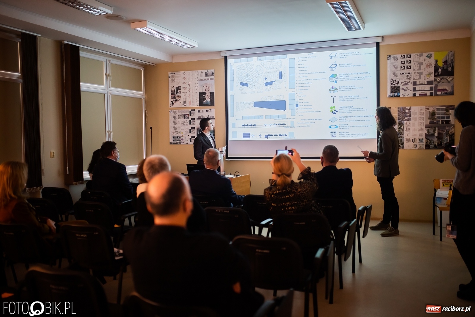 Zdjęcie w galerii na portalu naszraciborz.pl: Tak studenci raciborskiej PWSZ widzą w przyszłości wodzisławski rynek wiadomości z regionu