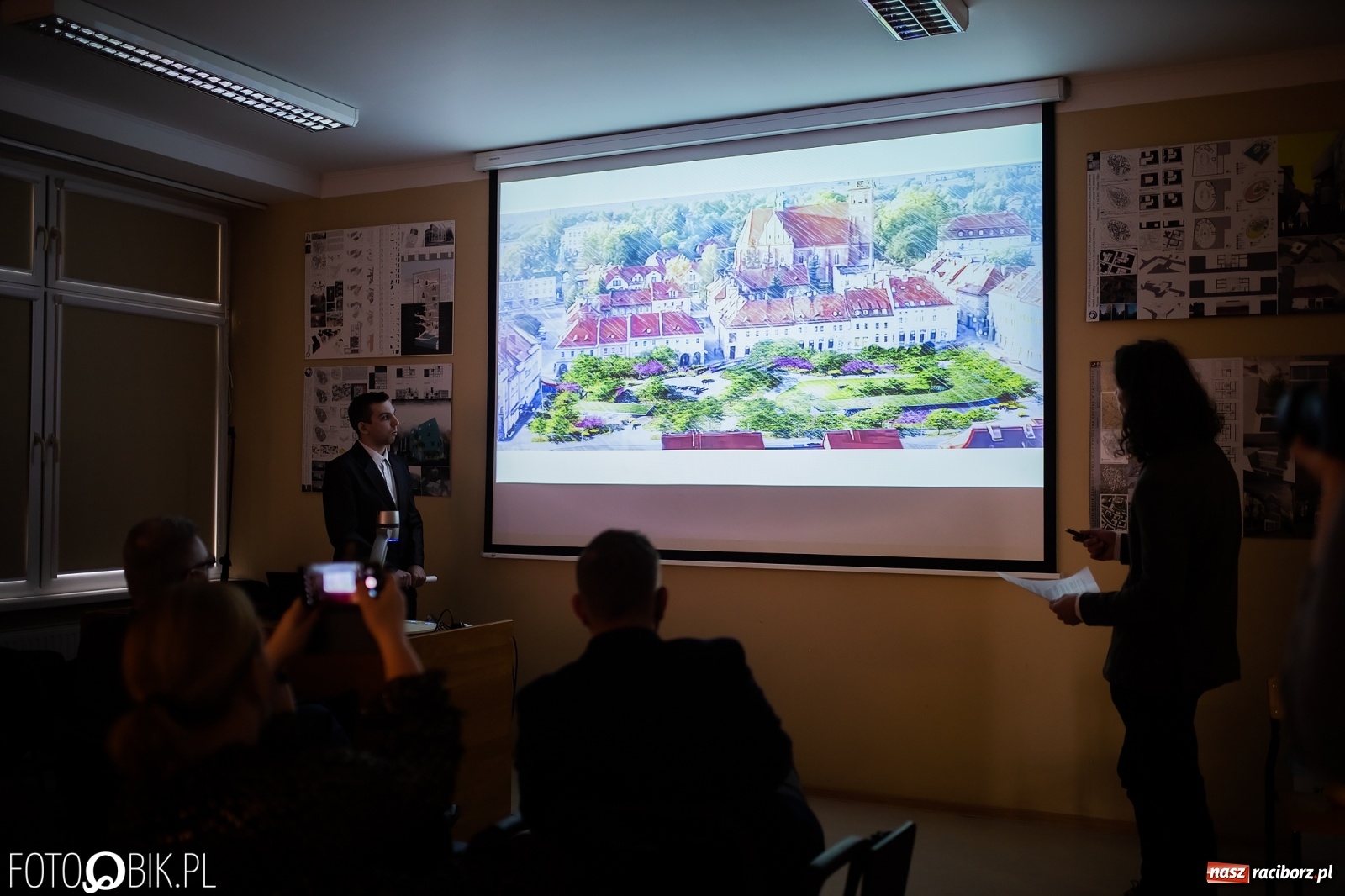 Zdjęcie w galerii na portalu naszraciborz.pl: Tak studenci raciborskiej PWSZ widzą w przyszłości wodzisławski rynek wiadomości z regionu