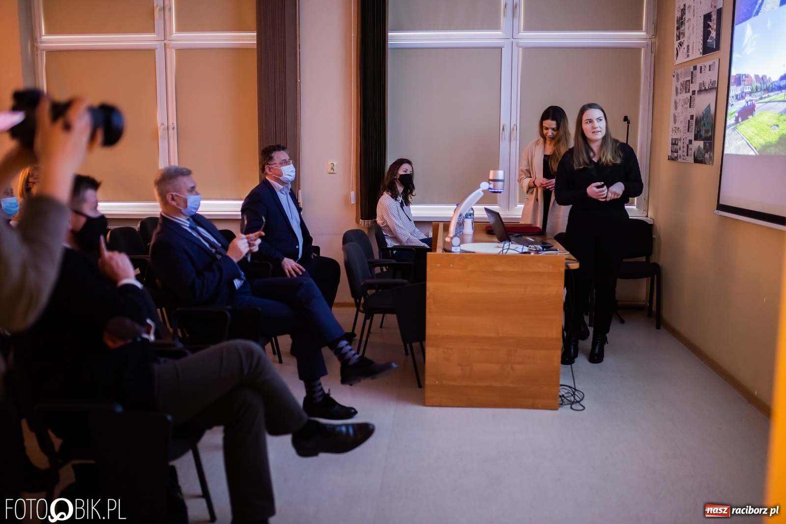 Zdjęcie w galerii na portalu naszraciborz.pl: Tak studenci raciborskiej PWSZ widzą w przyszłości wodzisławski rynek wiadomości z regionu