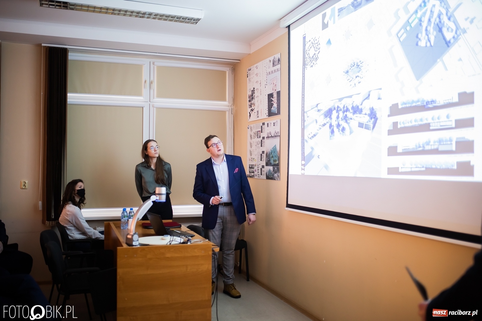 Zdjęcie w galerii na portalu naszraciborz.pl: Tak studenci raciborskiej PWSZ widzą w przyszłości wodzisławski rynek wiadomości z regionu