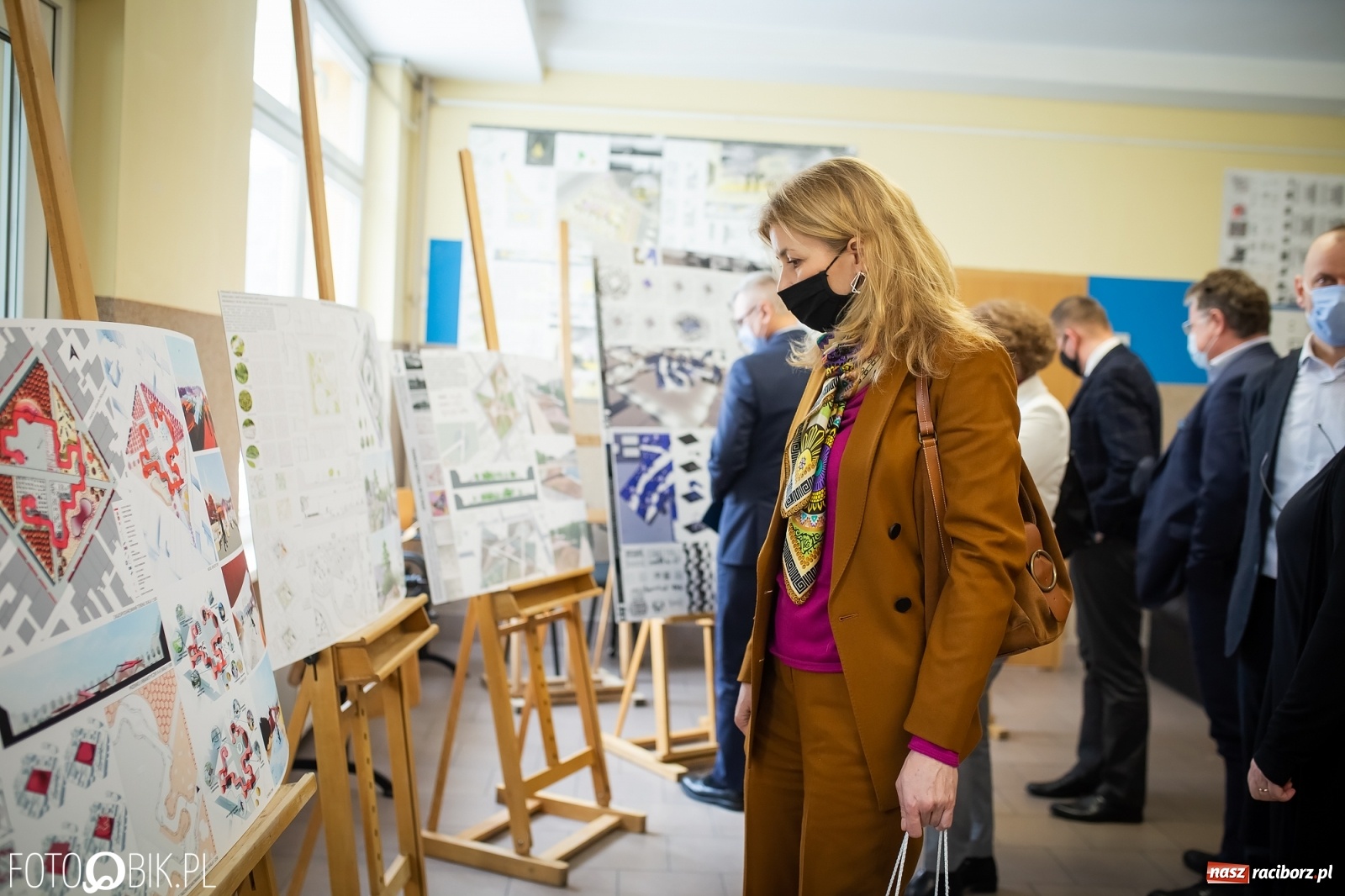 Zdjęcie w galerii na portalu naszraciborz.pl: Tak studenci raciborskiej PWSZ widzą w przyszłości wodzisławski rynek wiadomości z regionu