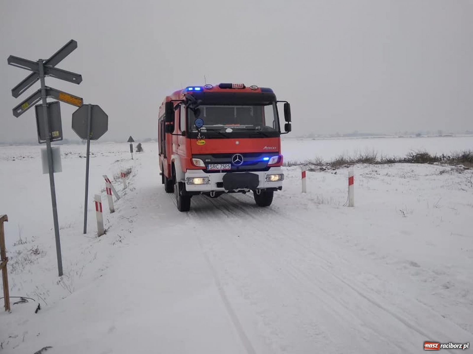 Zdjęcie w galerii na portalu naszraciborz.pl: Akcja na trasie kolejowej Chałupki-Racibórz. Maszynista wezwał strażaków wiadomości z regionu