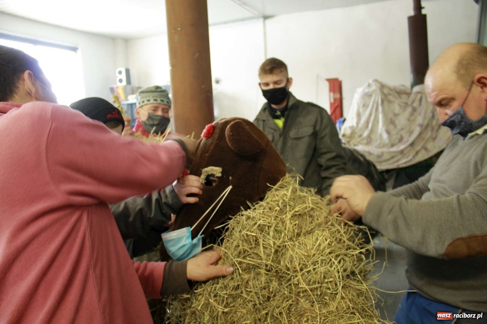 Zdjęcie w galerii na portalu naszraciborz.pl: Samborowice nie odpuściły. Dziś odbył się Tanzbär [FOTO i WIDEO] wiadomości z regionu