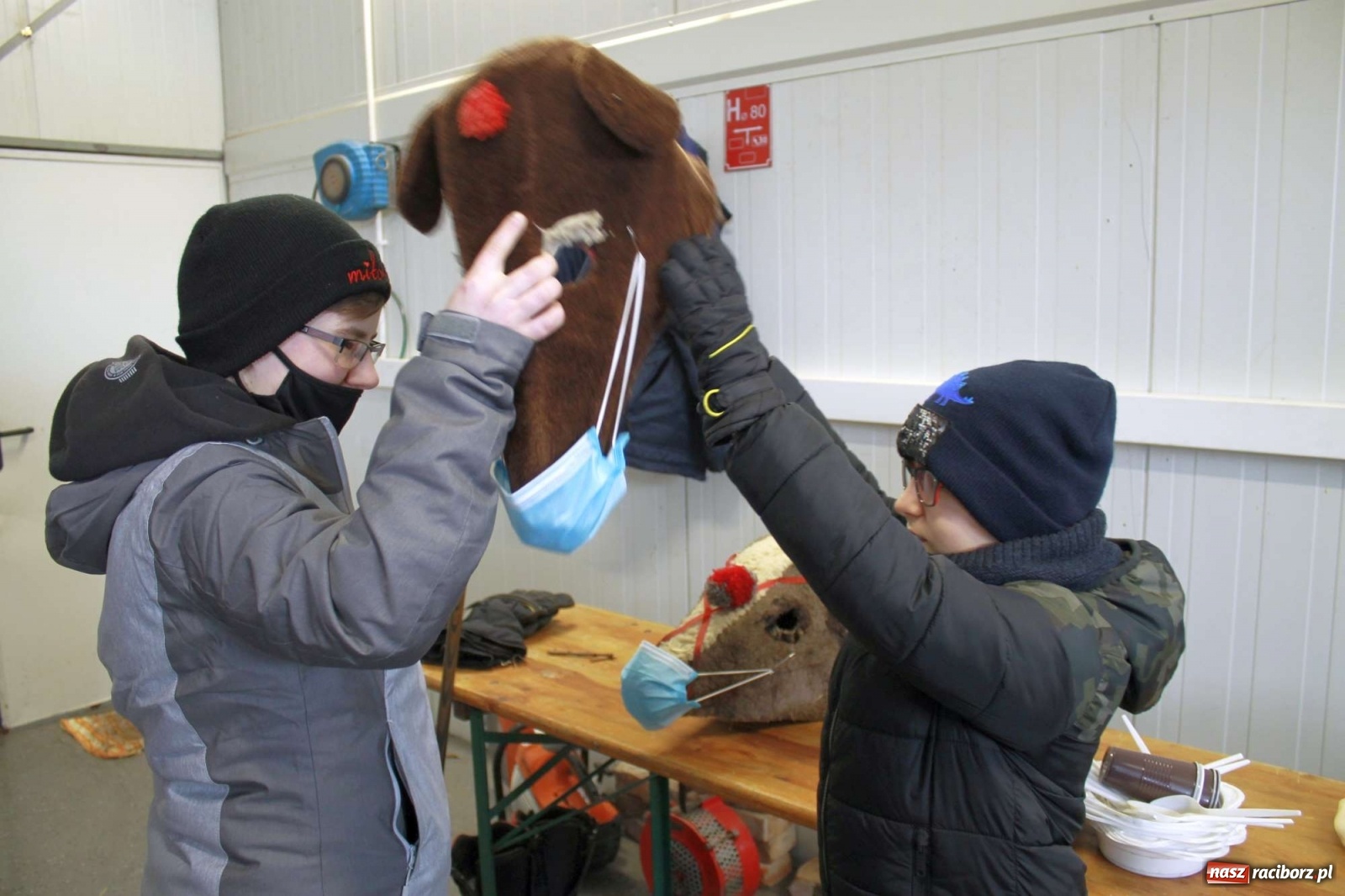 Zdjęcie w galerii na portalu naszraciborz.pl: Samborowice nie odpuściły. Dziś odbył się Tanzbär [FOTO i WIDEO] wiadomości z regionu