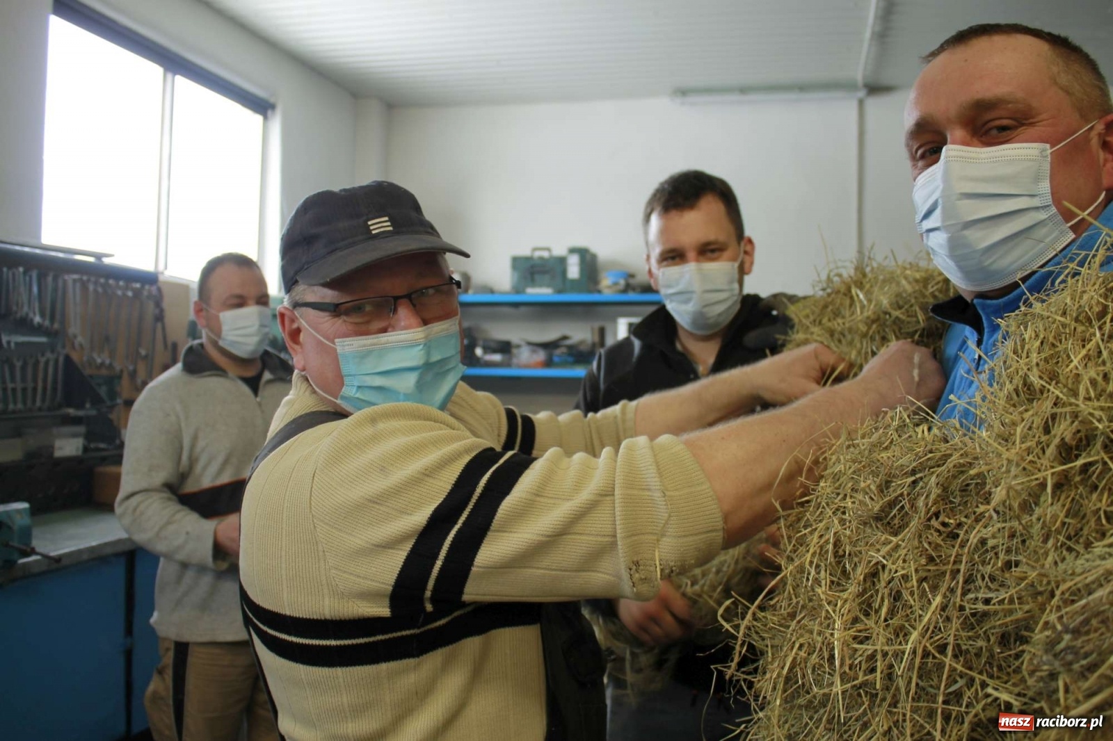 Zdjęcie w galerii na portalu naszraciborz.pl: Samborowice nie odpuściły. Dziś odbył się Tanzbär [FOTO i WIDEO] wiadomości z regionu