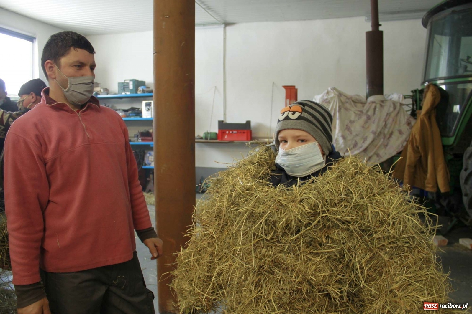Zdjęcie w galerii na portalu naszraciborz.pl: Samborowice nie odpuściły. Dziś odbył się Tanzbär [FOTO i WIDEO] wiadomości z regionu