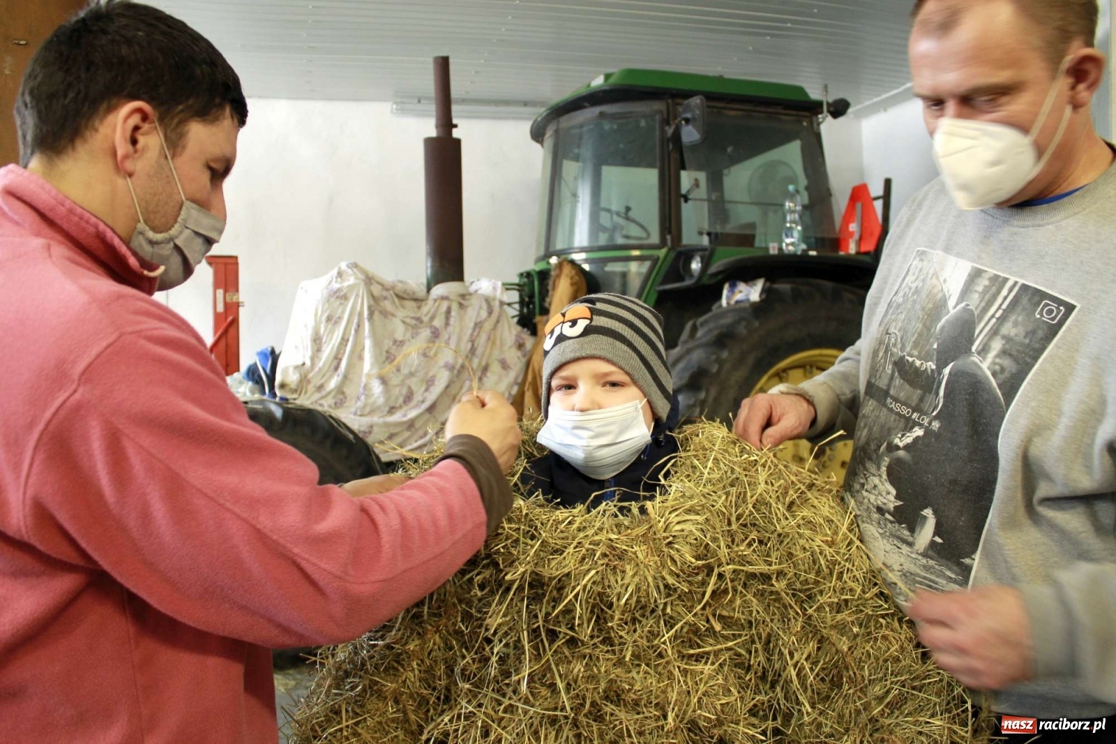 Zdjęcie w galerii na portalu naszraciborz.pl: Samborowice nie odpuściły. Dziś odbył się Tanzbär [FOTO i WIDEO] wiadomości z regionu