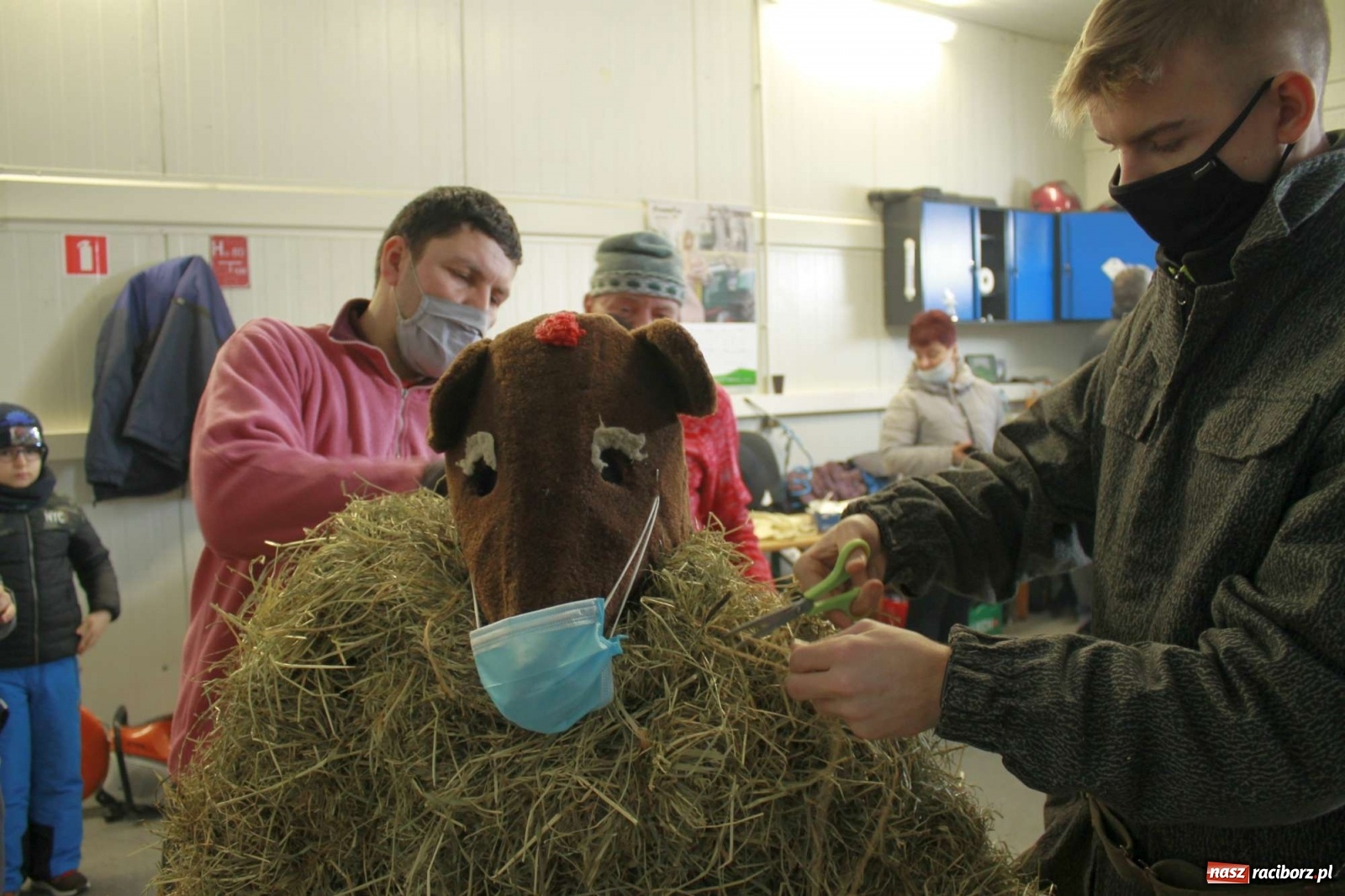 Zdjęcie w galerii na portalu naszraciborz.pl: Samborowice nie odpuściły. Dziś odbył się Tanzbär [FOTO i WIDEO] wiadomości z regionu