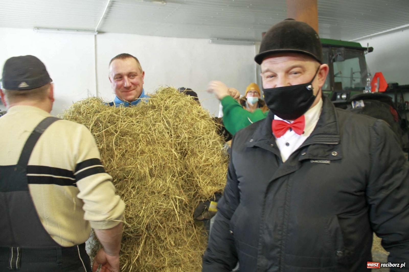 Zdjęcie w galerii na portalu naszraciborz.pl: Samborowice nie odpuściły. Dziś odbył się Tanzbär [FOTO i WIDEO] wiadomości z regionu