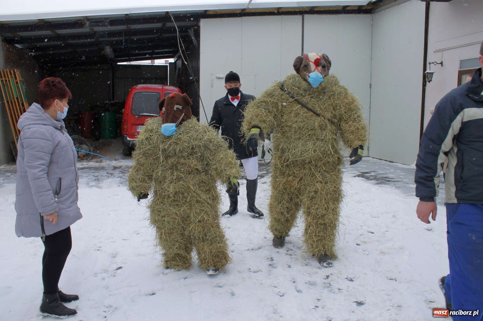 Zdjęcie w galerii na portalu naszraciborz.pl: Samborowice nie odpuściły. Dziś odbył się Tanzbär [FOTO i WIDEO] wiadomości z regionu