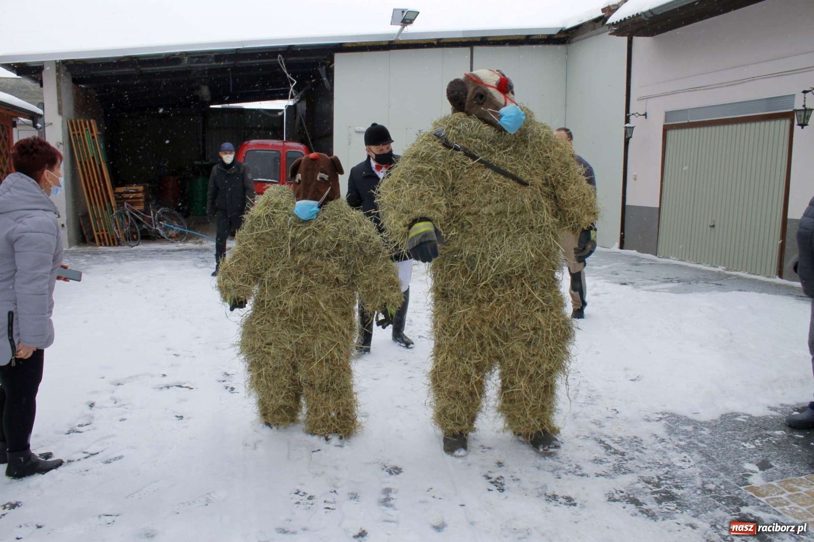 Zdjęcie w galerii na portalu naszraciborz.pl: Samborowice nie odpuściły. Dziś odbył się Tanzbär [FOTO i WIDEO] wiadomości z regionu