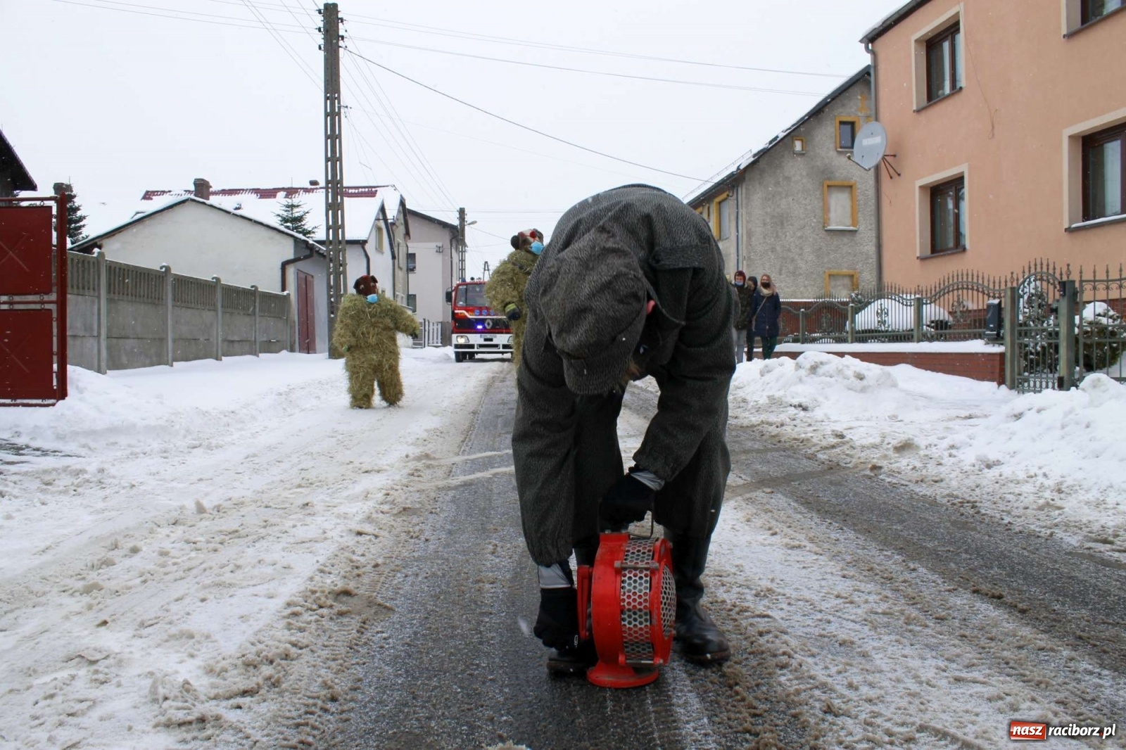 Zdjęcie w galerii na portalu naszraciborz.pl: Samborowice nie odpuściły. Dziś odbył się Tanzbär [FOTO i WIDEO] wiadomości z regionu