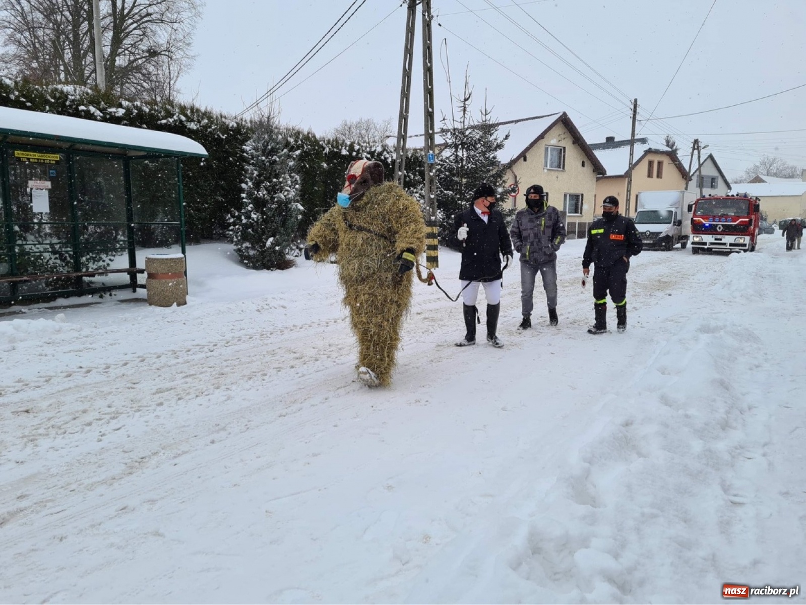 Zdjęcie w galerii na portalu naszraciborz.pl: Samborowice nie odpuściły. Dziś odbył się Tanzbär [FOTO i WIDEO] wiadomości z regionu