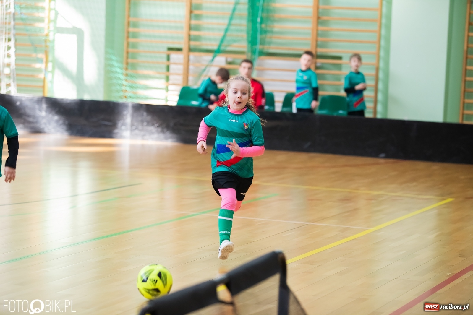 Zdjęcie w galerii na portalu naszraciborz.pl: Młodzi piłkarze walczą w Arenie Rafako [FOTO] wiadomości z regionu